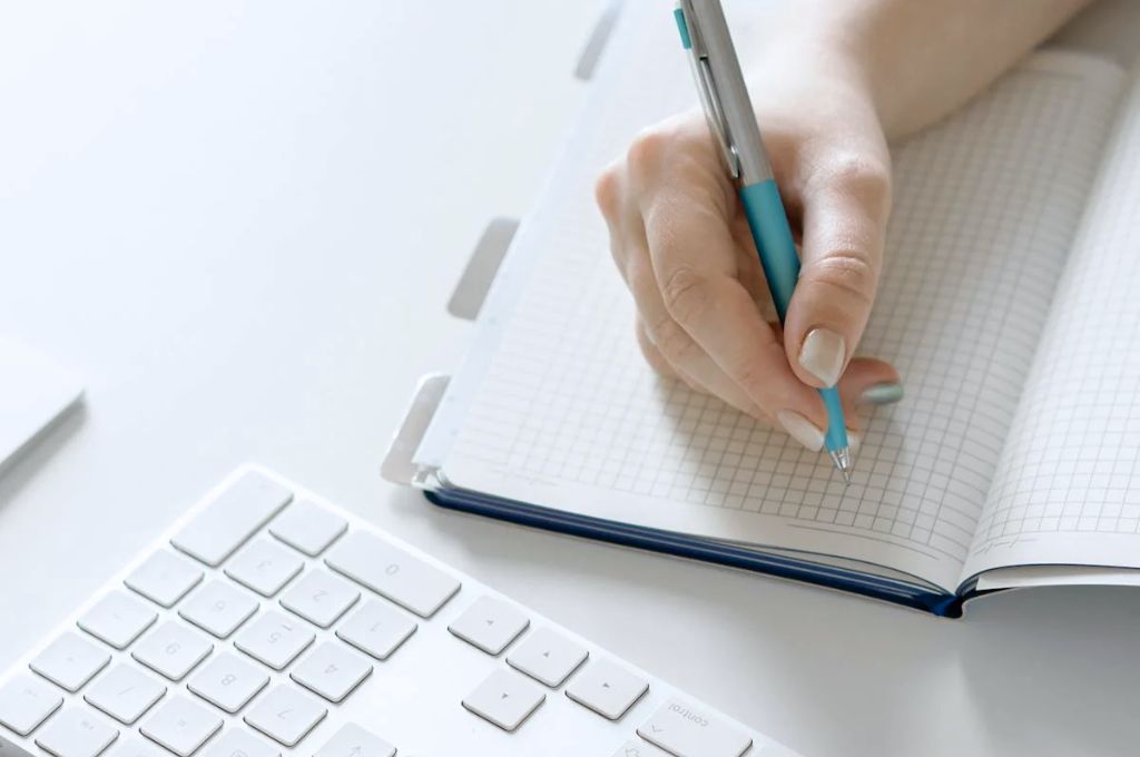 woman who knows what to write in her journal.