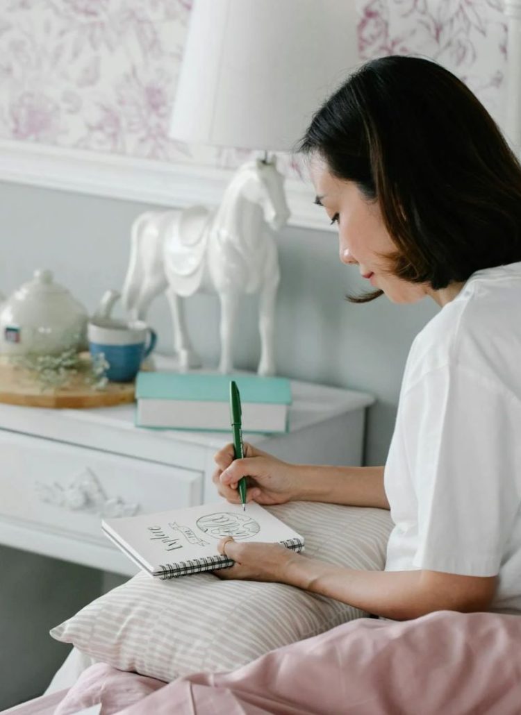 31 Morning Journaling Prompts to Start Your Day With Purpose