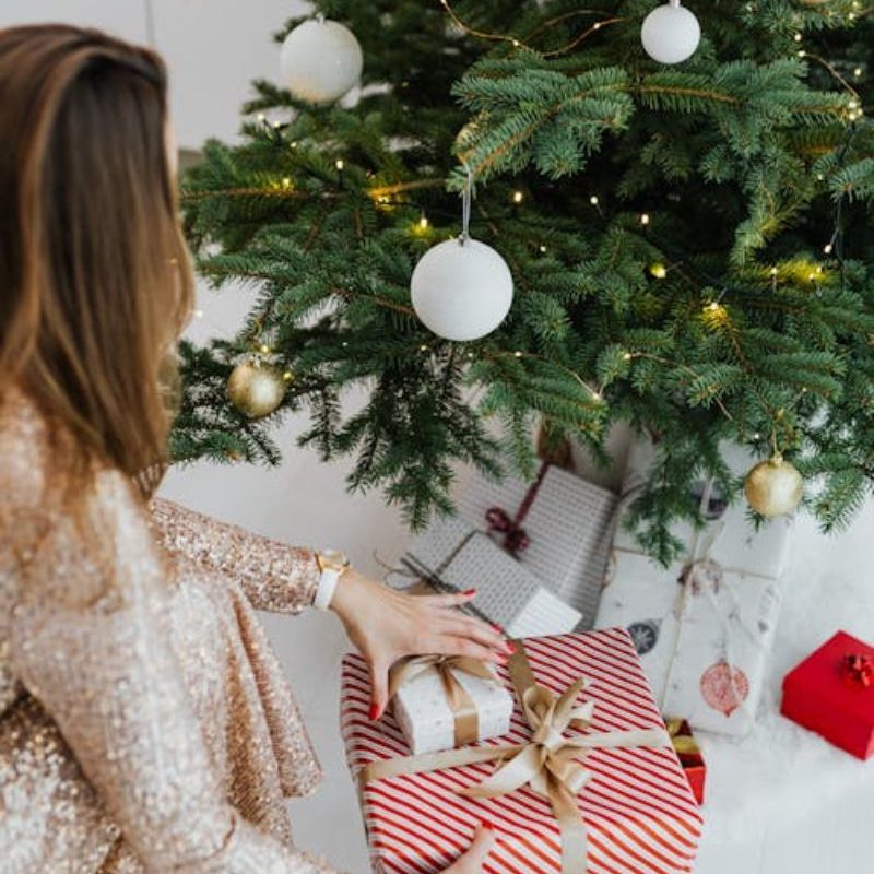 20 Wholesome Things to Do Alone on Christmas Day | Pennalife