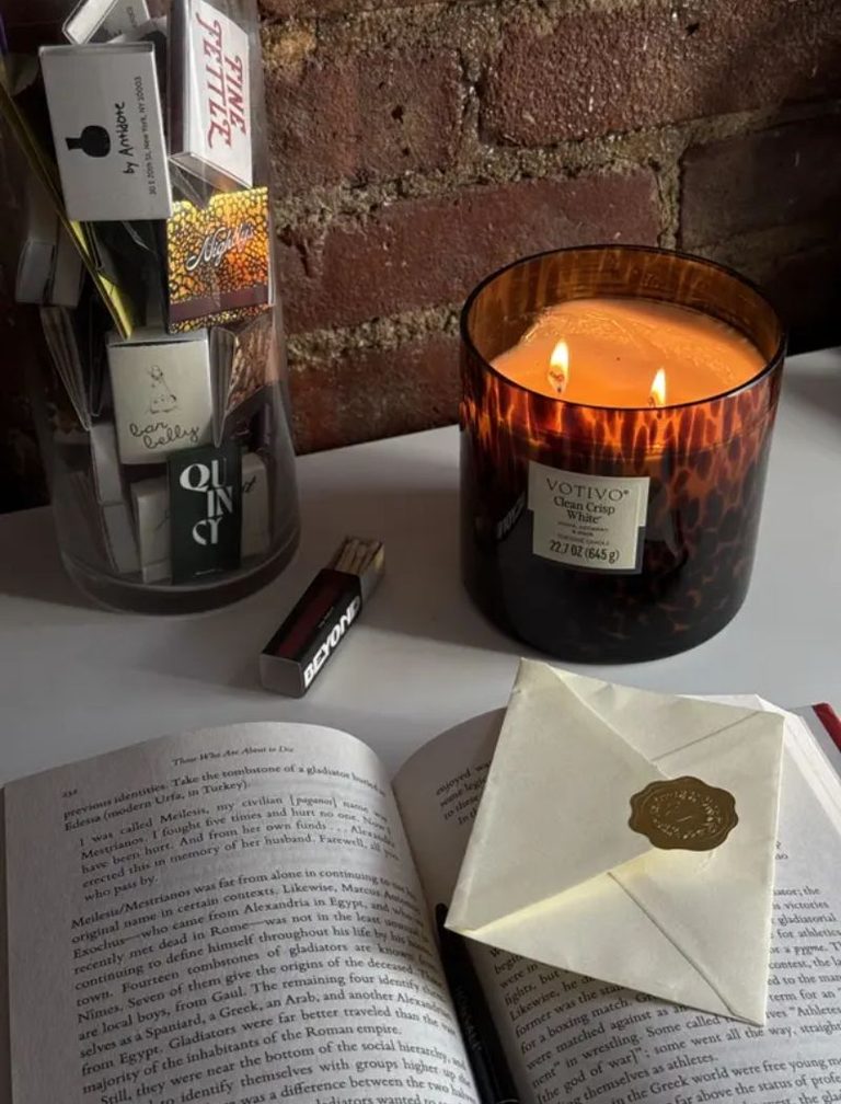Poetcore: 15 Poet Aesthetic Ideas to Romanticize Your Life
